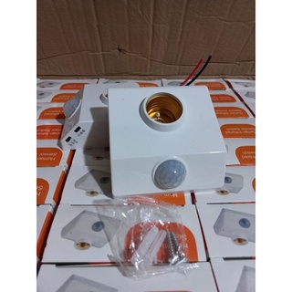 Đui đèn cảm biến chuyển động