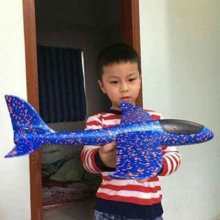Máy bay xốp đồ chơi thông minh