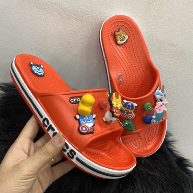 Dép lê cross quai ngang tặng 12 stick+ hộp