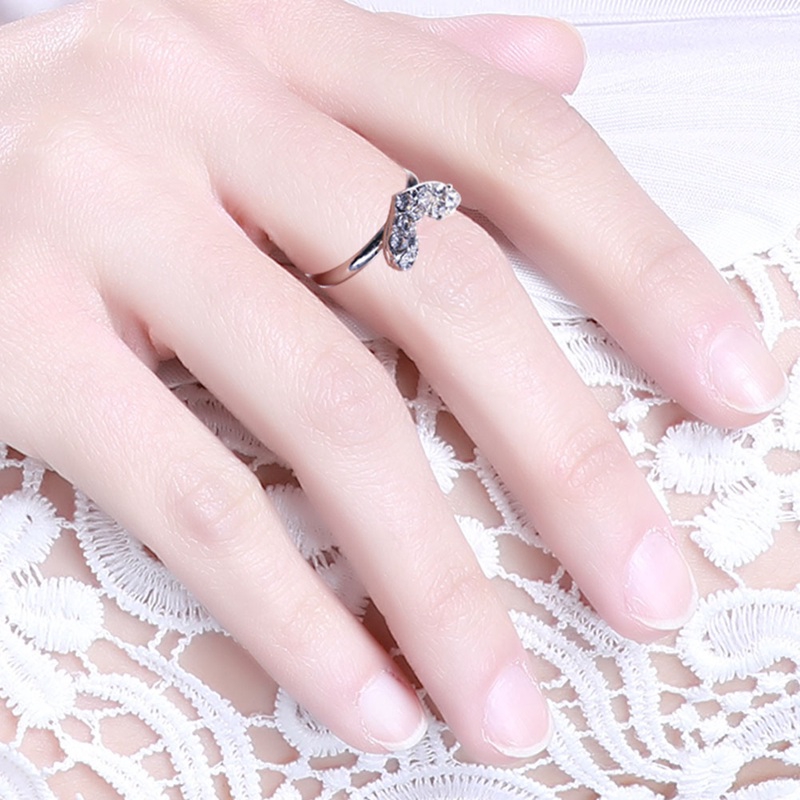 Nhẫn hình trái tim đính đá nhân tạo thời trang