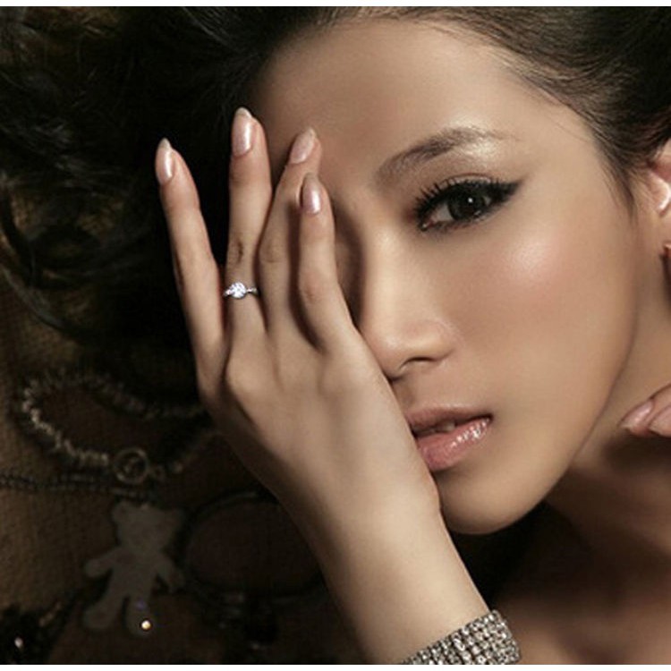 Nhẫn hợp kim đính đá zircon sang chảnh