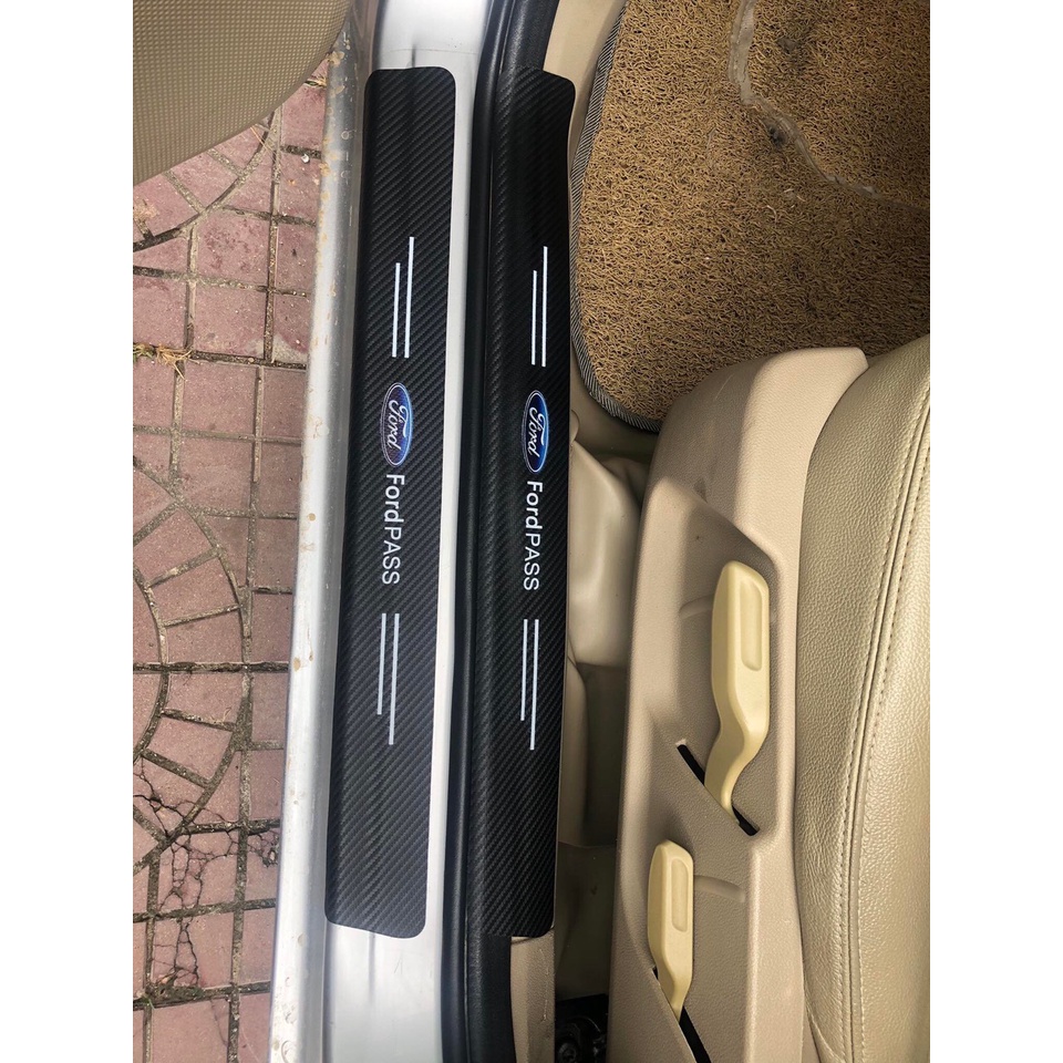 Ốp bậc cửa carbon chống xước ô tô hàng loại 1 cao cấp