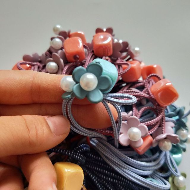 Cột tóc hoa mai 2 hoa kèm hạt châu vuông