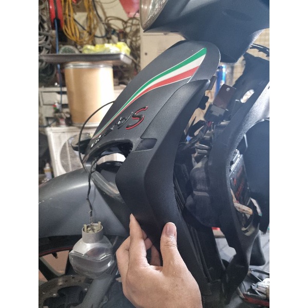 Nẹp yếm trước bên trái liberty 3Vie S chính hãng