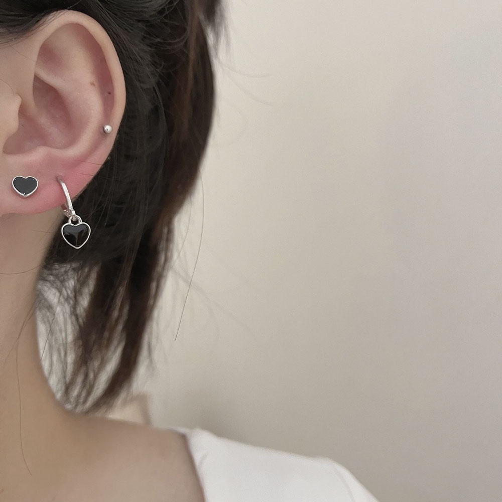 Set 6 Khuyên Tai Tua Rua Nhiều Lỗ Hình Trái Tim Màu Đen Phong Cách Cá Tính