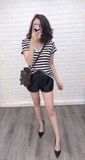 Áo phông kẻ Zara cổ tim