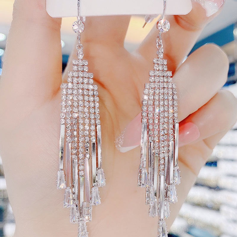 Đôi Bông Tai Dáng Rơi Họa Tiết Kim Cương Thời Trang Cho Nữ