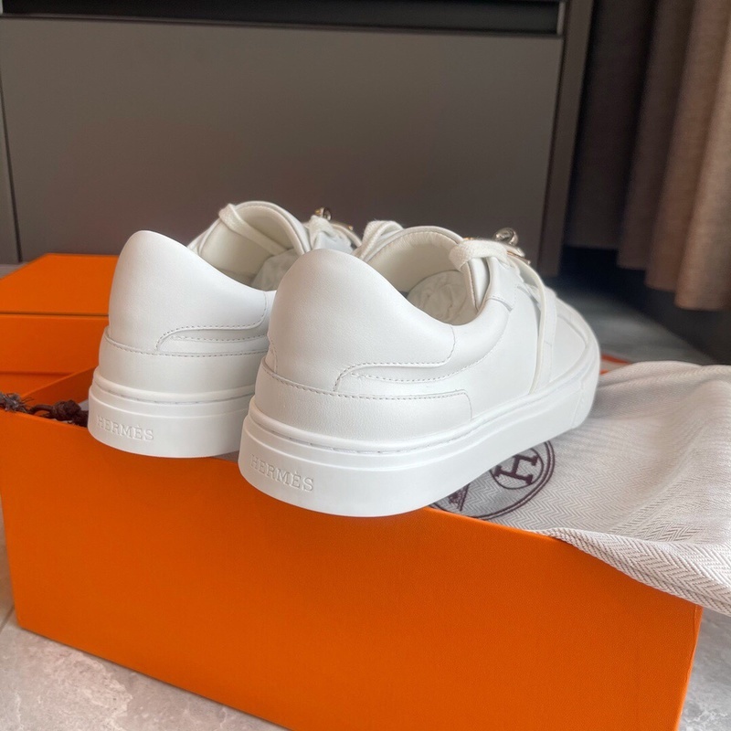 Giày Thể Thao Da Bò Màu Trắng Khóa Bạc Thoải Mái Thời Trang Cặp Đôi Model kelly