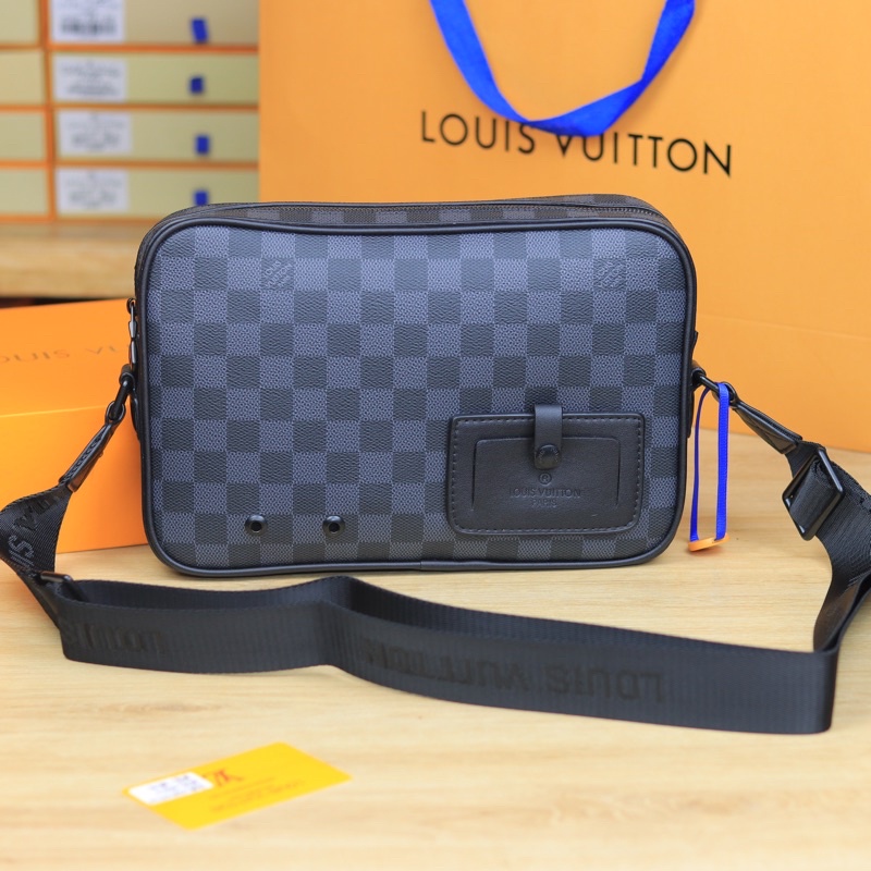 Túi Đeo Chéo Nam LV Caro Da Canvas Chống Nước Size 26cm - LV2617