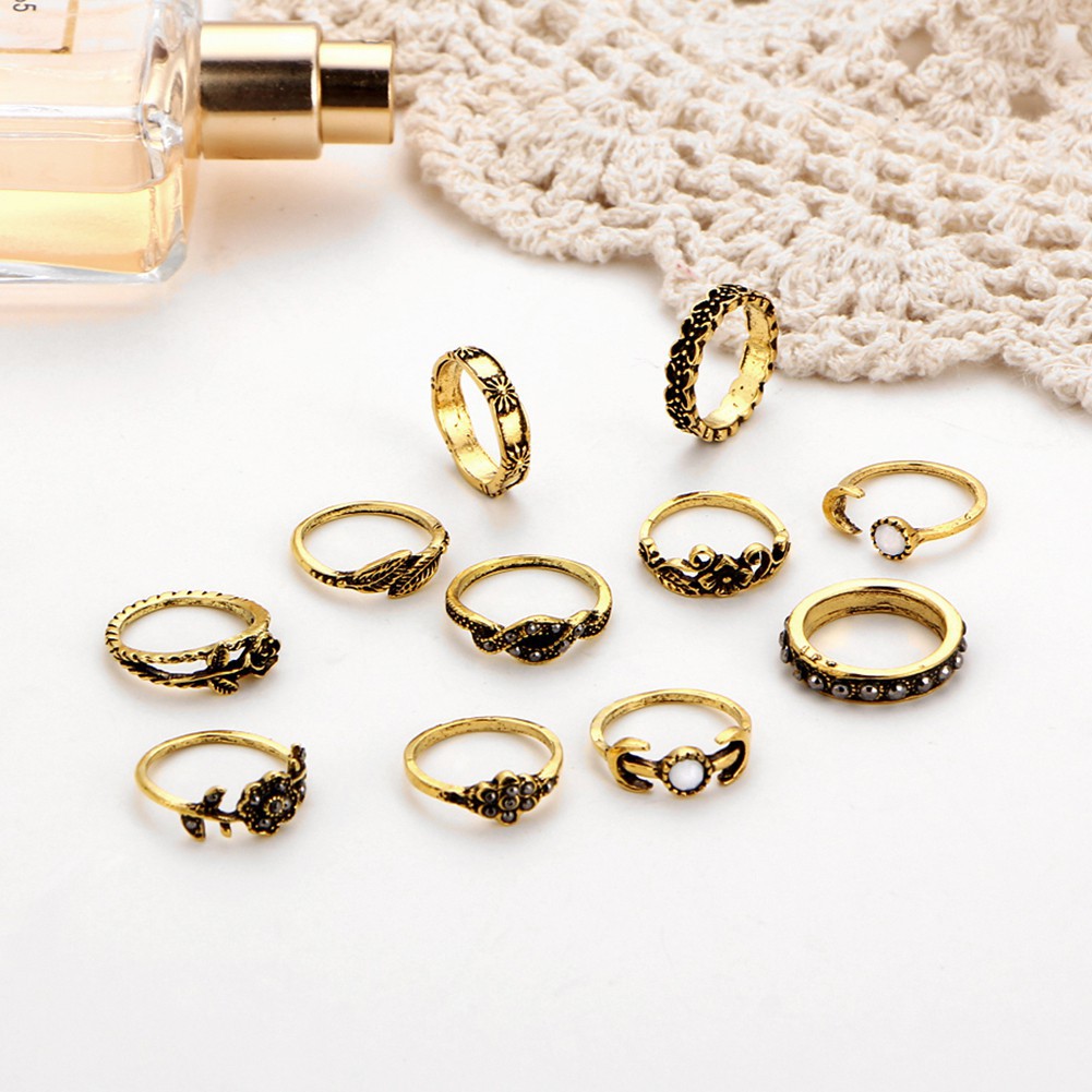 Set 8 nhẫn kiểu cổ điểnđầy tinh tế có nạm đá đầy sang trọng dành cho nữ