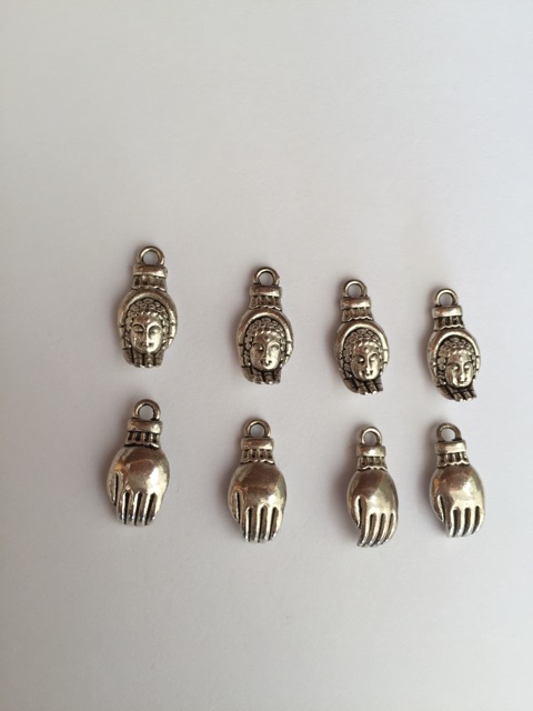 Charm Bàn Tay Mặt Phật Xâu Vòng