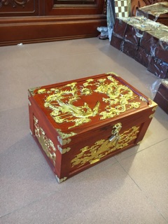 Tráp gỗ hương
