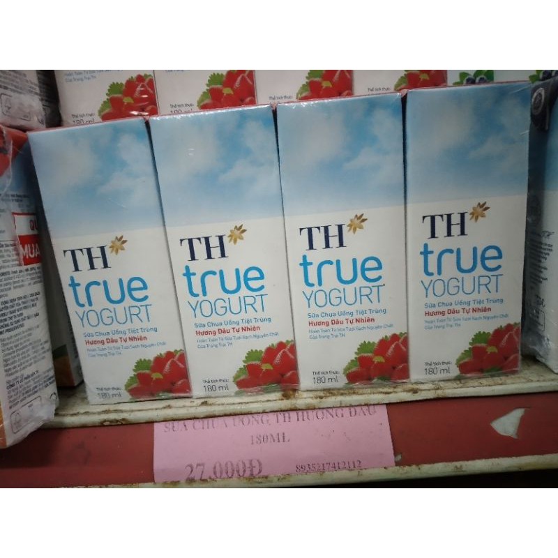 Sữa chua uống TH hương dâu 180ml