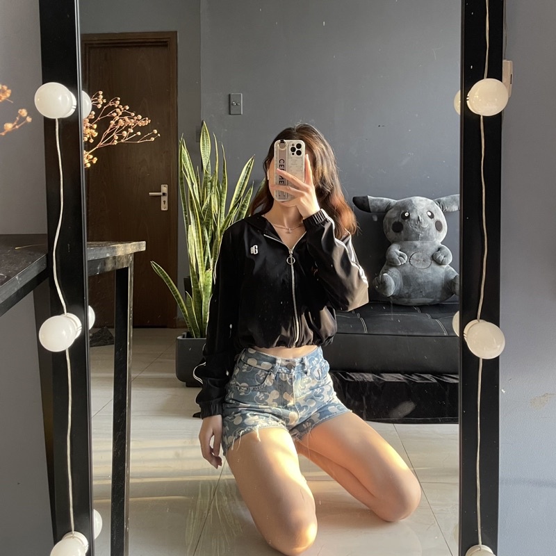 Áo khoác thể thao dáng croptop có nón nữ viền 3 sọc rút eo xinh xắn có túi 2 bên tập gym đi chơi đều xinh