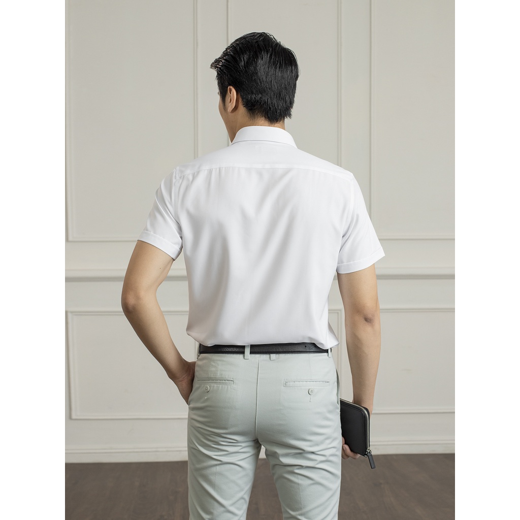 Áo sơ mi nam ngắn tay Aristino màu trắng  trơn siêu nhẹ nhanh khô ,dáng ôm ,tà lượn không túi ASSR17