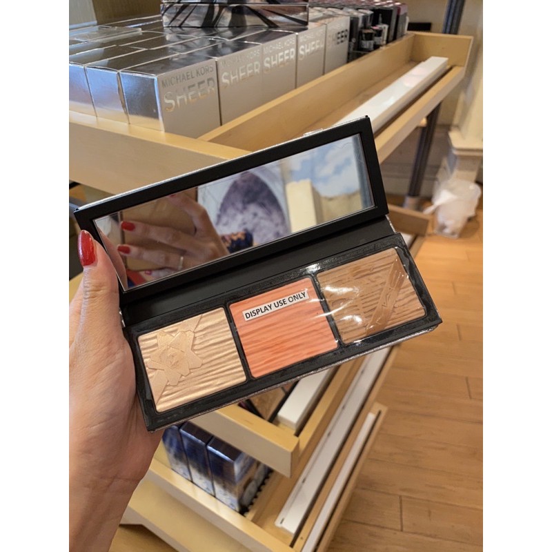 PHẤN MẮT HIGHLIGHT MAC SHINY PRETTY THINGS FACE COMPACT FAIR