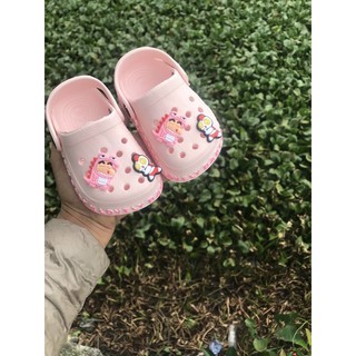 Sục lỗ cho bé trai bé gái