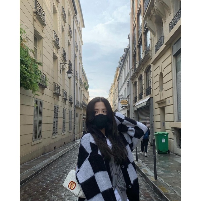 Áo cardigan kẻ ô vuông giống Jisoo BLACKPINK