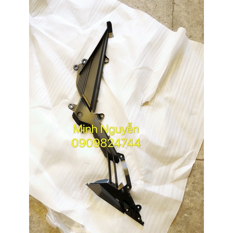 Nhựa nhám ốp sườn dài xe Sonic 150R chính hãng honda