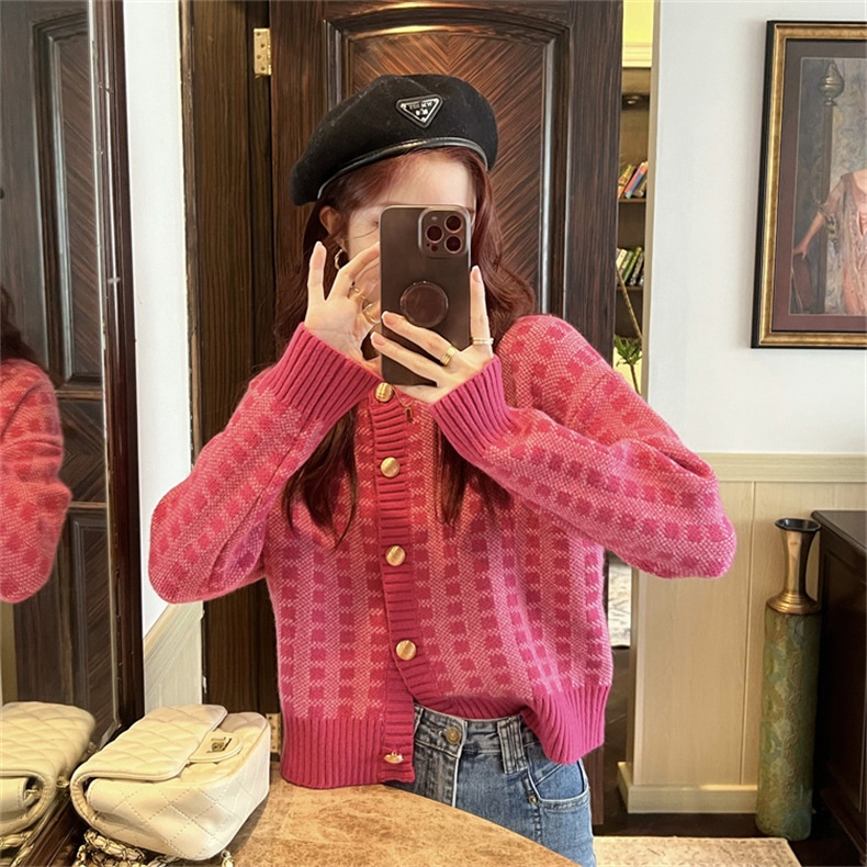 Áo khoác cardigan len nữ kẻ sọc màu hồng 2022 phiên bản mới của Hàn Quốc gió áo khoác len dệt kim ngắn nhỏ Kozoda AC19