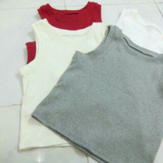 Áo croptop sát nách cổ yếm
