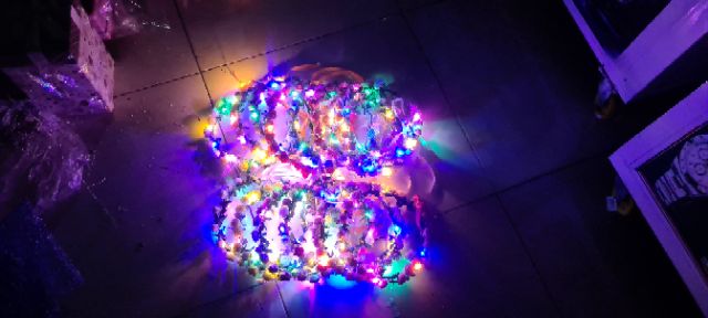 Vòng hoa đội có đèn led loại 10 bông