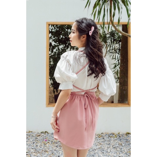 Yếm hồng buộc dây lưng