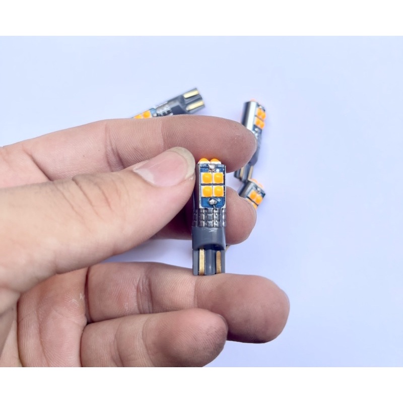 Đèn led cao cấp T10 Mi Hawks siêu sáng gắn các dòng xe. Nhiệt màu 5300k 12V 5W. Bảo hành 5 năm