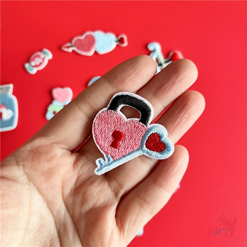 ☸ Miếng Dán Tự Dính Hình Trái Tim Xinh Xắn ☸ 1 Miếng Dán Ủi Lên Quần Áo, Túi Xách