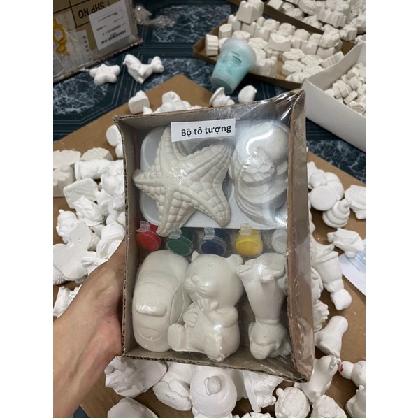 Đồ chơi tô tượng thạch cao tặng kèm cọ và màu vẽ cho bé