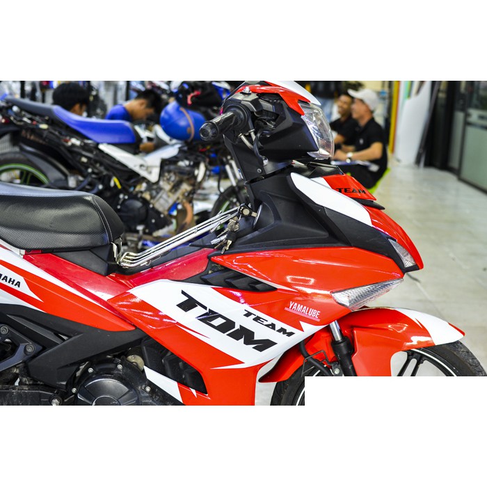 Tem trùm exciter 150 đỏ trắng mẫu mới, độ team trùm decal xe máy ex dán đời 2015-2020