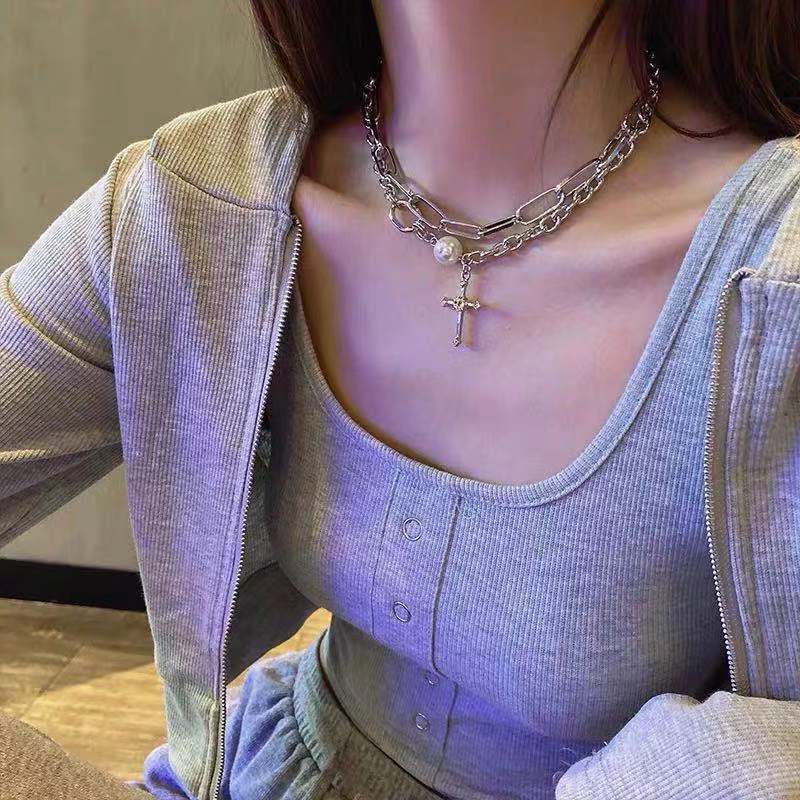 Vòng cổ Nhiều Lớp Mặt Hình Thánh Giá Đính Đá Và Ngọc Trai Nhân Tạo