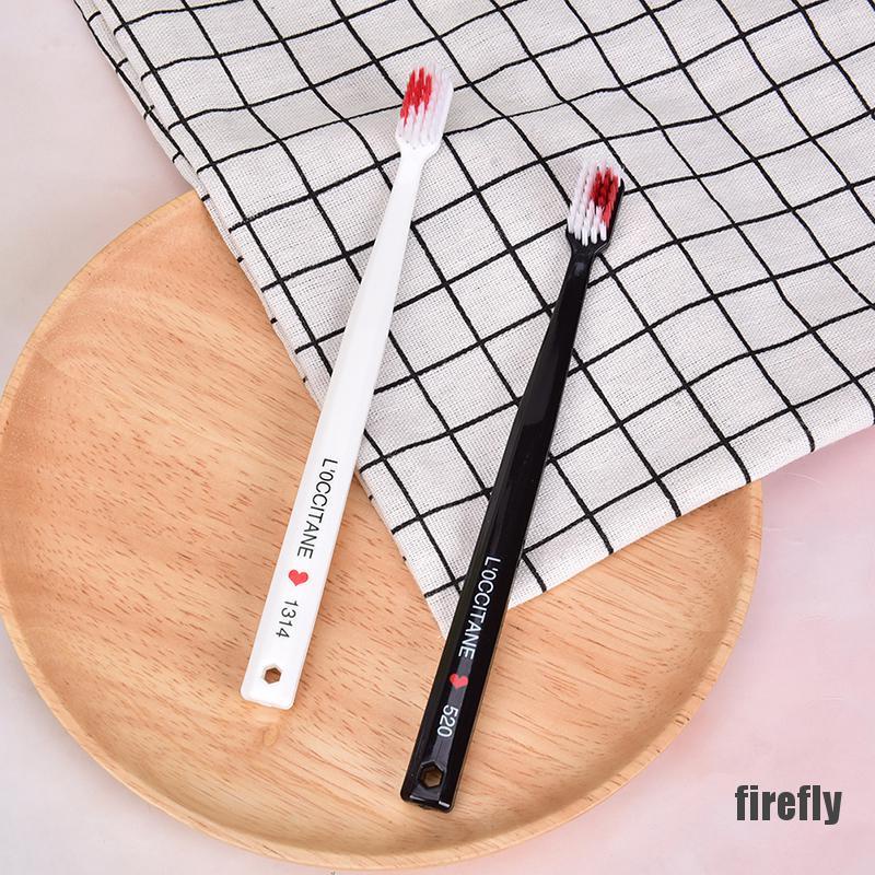 Bộ 2 Bàn Chải Đánh Răng Sợi nano Họa Tiết Trái Tim Lãng Mạn