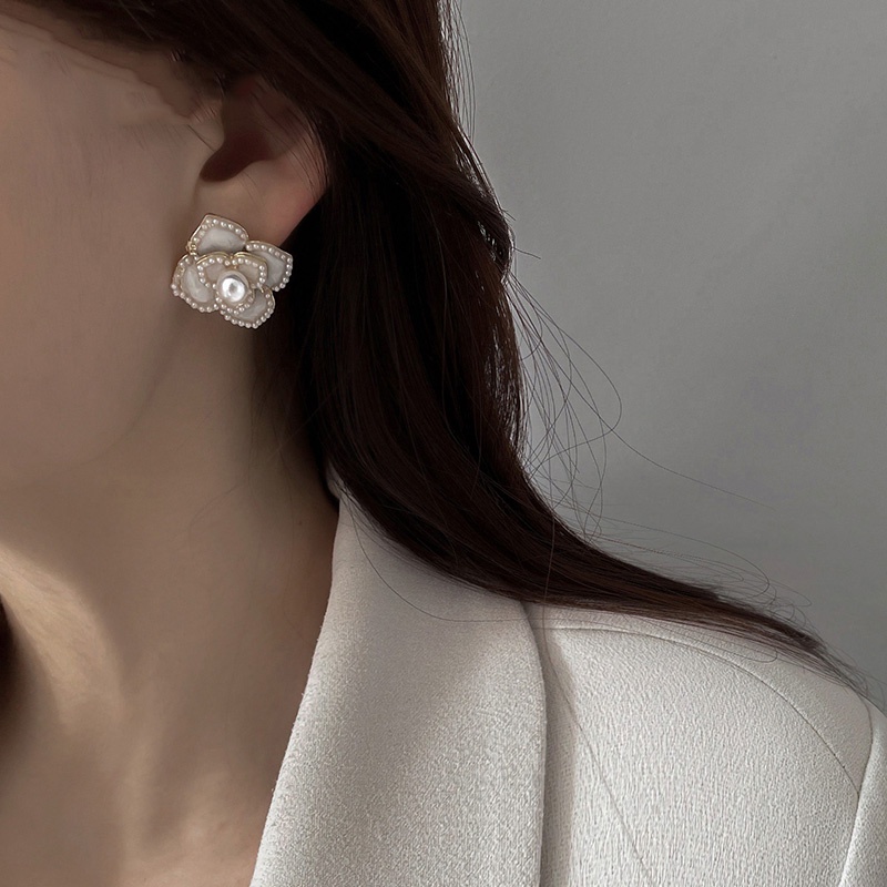 Bông tai hình hoa đính ngọc trai giả phong cách retro