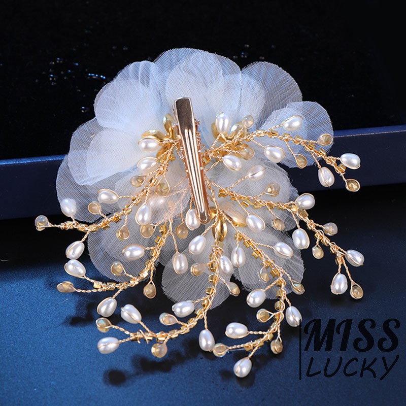 Kẹp tóc kiểu dáng thời trang thanh tú cho cô dâu