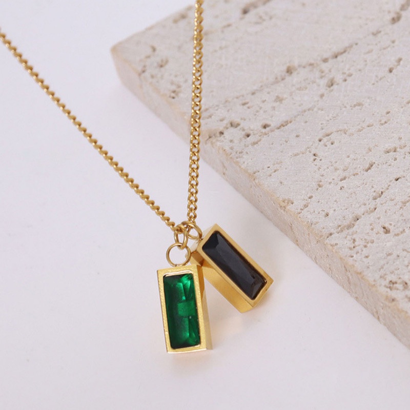 Dây Chuyền 2 Viên Đá Nhân Tạo Đen Và Xanh Lá Titan Ko Han Rỉ TT 3954