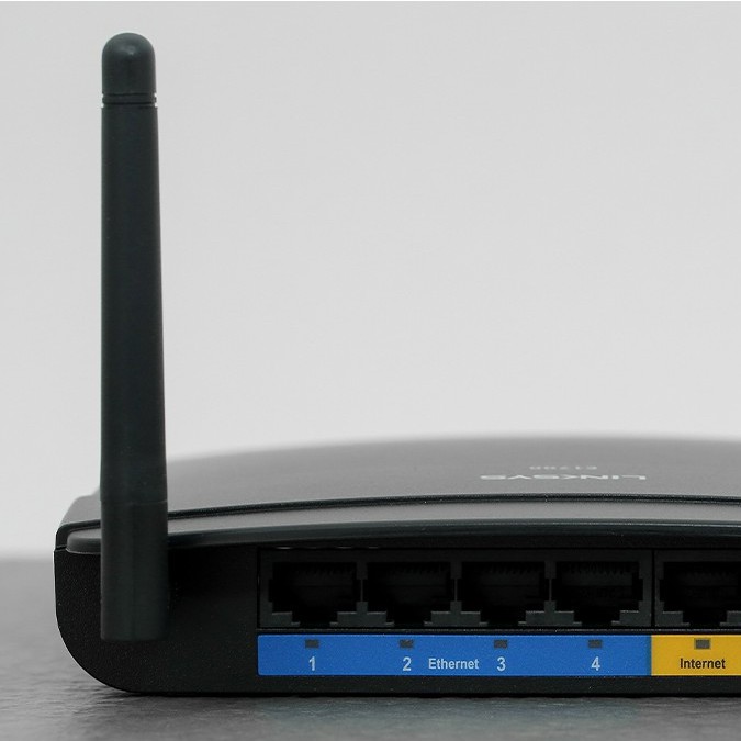 Bộ Phát Sóng Wifi Router Chuẩn N Linksys E1700 Đen