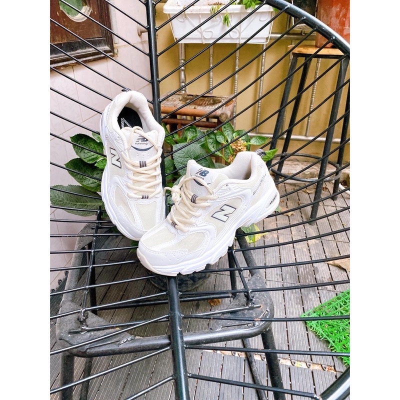 Giày Chữ N kem siêu nhẹ giày tập gym chạy bộ bền