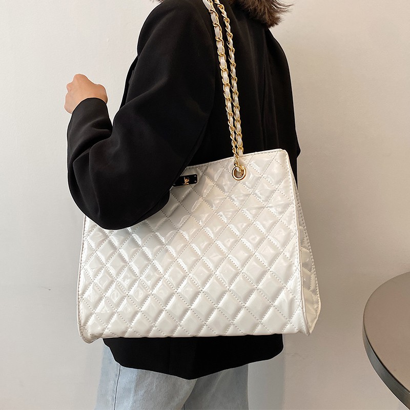D289 Túi xách bản to dây xích chất da bóng thời trang(SIZE 32X25CM)