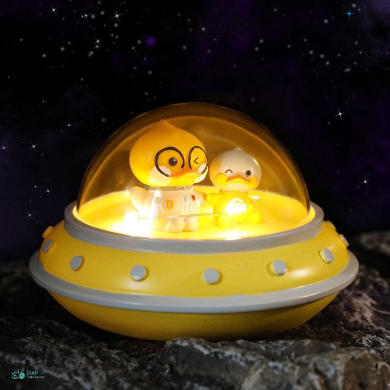 Đèn ngủ vịt vàng tàu vũ trụ phi công đáng yêu tiện lợi trang trí decor phòng ngủ cute