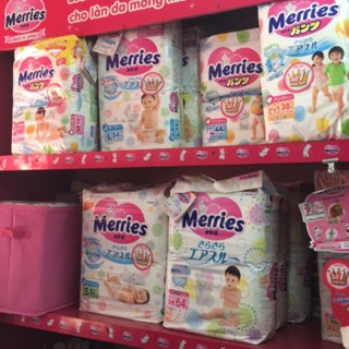 Bỉm dán nhập khẩu Merries Newborn dưới 5kg 90 miếng, S82, M64, L54, XL44