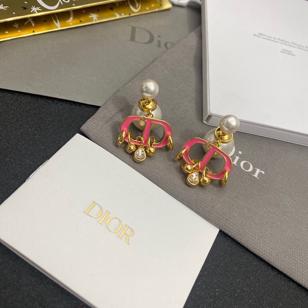 Khuyên Tai Dior Đơn Giản Bằng Thép Titan In Logo Chữ Cái / Cá Nhân / Tinh Tế / Thanh Lịch Cho Nữ