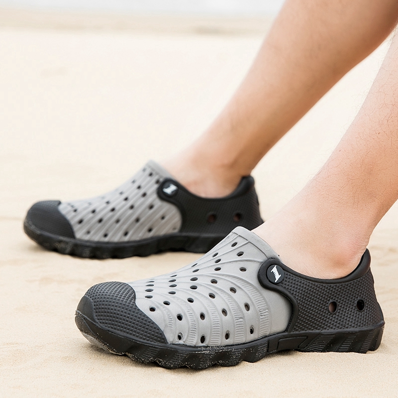 Giày đi mưa nam siêu nhẹ đục lỗ GL043 thoáng khí chống nước siêu bền đi biển êm chân