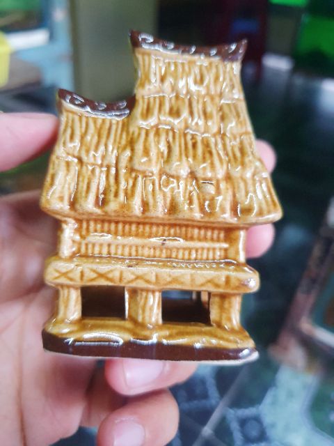 NHÀ LÁ TRÁNG MEN TRANG TRÍ HỒ CÁ NON BỘ 5X4X7CM