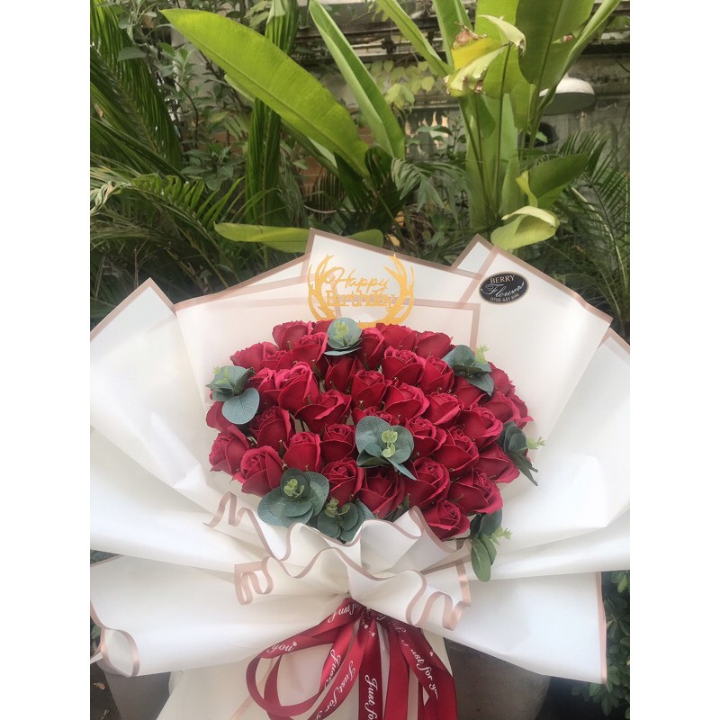 Bó bông sáp đỏ đô giao TPHCM