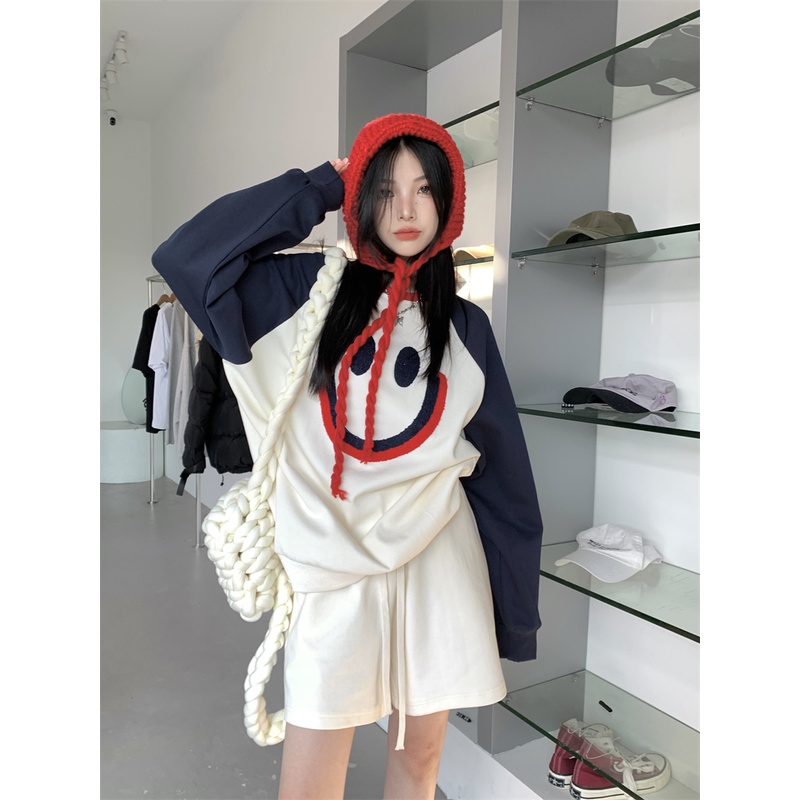 Áo Sweatshirt Cổ Tròn Dáng Ôm In Họa Tiết Mặt Cười Phong Cách Vintage Dành Cho Nữ