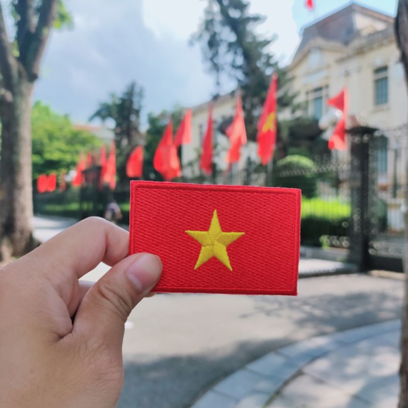 Logo, patch, sticker ủi thêu hoặc thêm gai nhám dán cờ Việt Nam Remake lại đồ của bạn, sống cùng lịch sử Việt Nam
