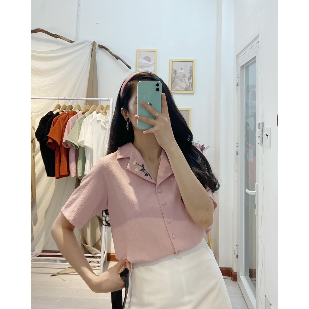 Áo sơ mi thêu hoa cúc tay ngắn TIELA - Áo sơ mi công sở Daisy Shirt | BigBuy360 - bigbuy360.vn