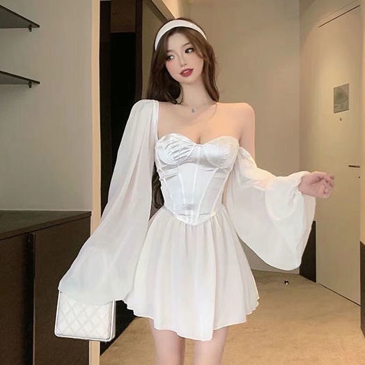Đầm dài tay cổ vuông ngắn phong cách xinh xắn dành cho nữ