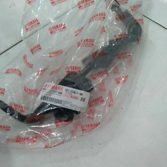 Giá để chân giữa Sirius Fi chính hãng Yamaha